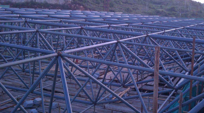 赤峰概述网架加工中对钢材的质量的过细恳求